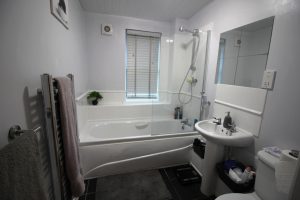 P1195 Bathroom